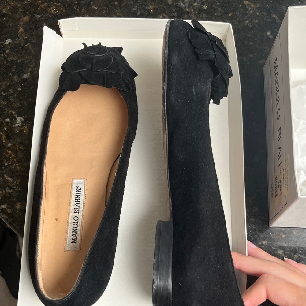 Manolo Blahnik Black Floral Flats - Picture 6 of 6